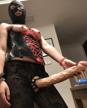 Страпонесса Инесса, 25